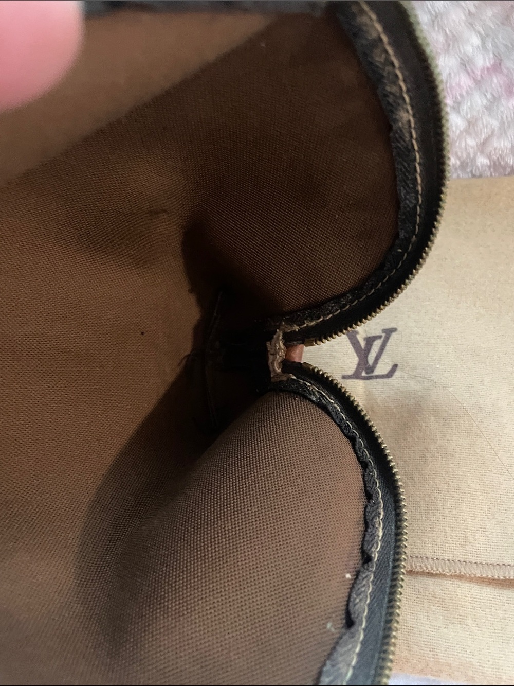 Louis Vuitton Pouch with COA - Picture 13 of 16